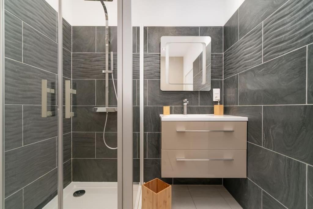 Superbe Appartement A Une Minute A Pied De La Gare Épinal Exterior foto