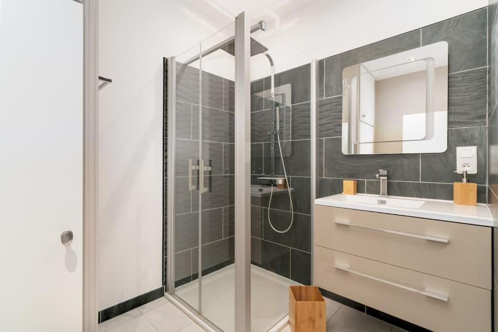 Superbe Appartement A Une Minute A Pied De La Gare Épinal Exterior foto