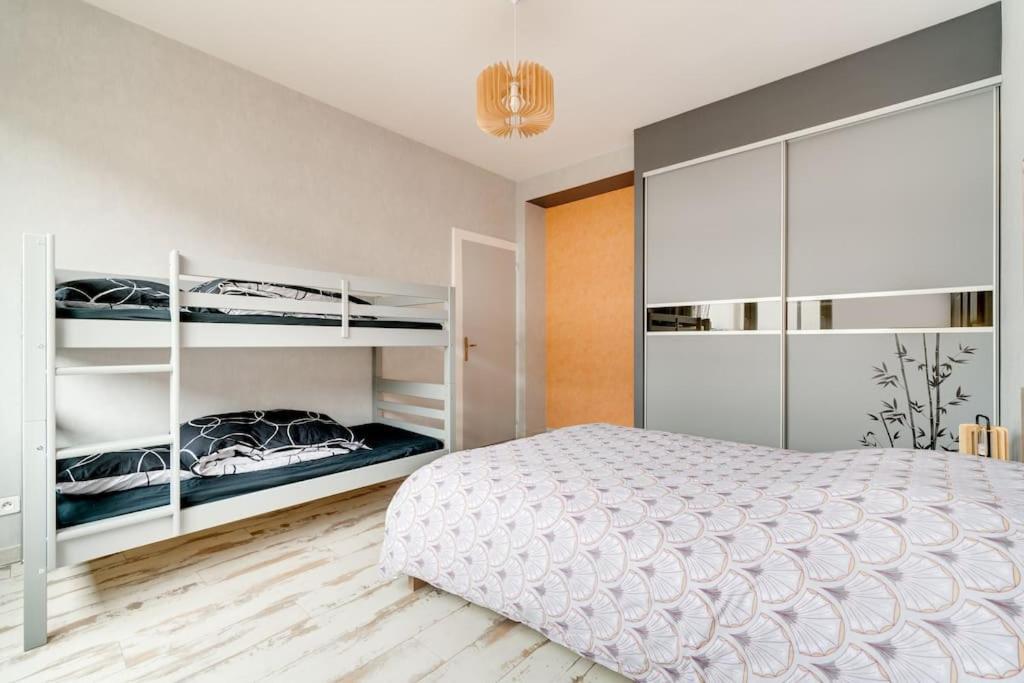 Superbe Appartement A Une Minute A Pied De La Gare Épinal Exterior foto